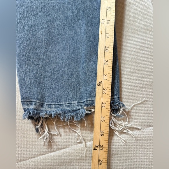 We The Free shredded cuff jeans button closure with stretch size 29 - Picture 11 of 12